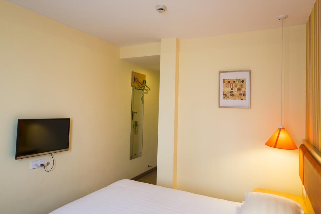 Home Inn Beijing Xiaoxitian Esterno foto